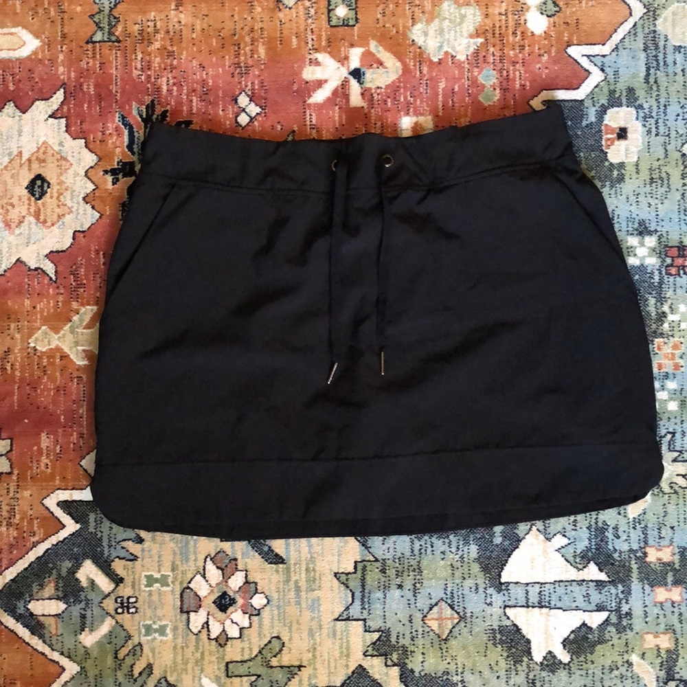 ~GAIAM~ Black Tennis Skirt (Shorts + Pockets) L